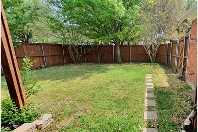 9720 Windy Hollow Drive, Irving, TX 75063 - Photo 17