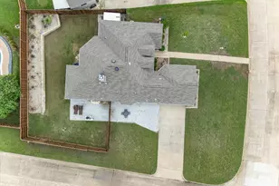 121 Daisey Ln, Justin, TX 76247 - Photo 3