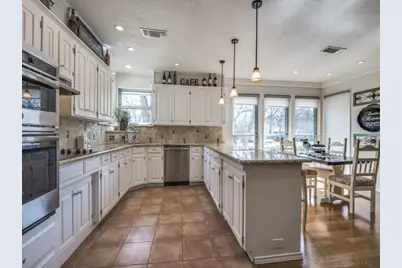 2742 Warwick Way, Grapevine, TX 76051 - Photo 7