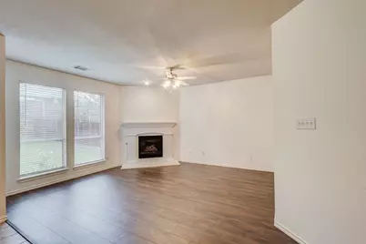 7048 Summit Parc Drive, Dallas, TX 75249 - Photo 9