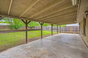 1414 W Torrey St, Granbury, TX 76048 - Photo 23