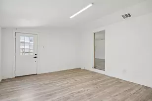 303 N Delphine St, Terrell, TX 75160 - Photo 9