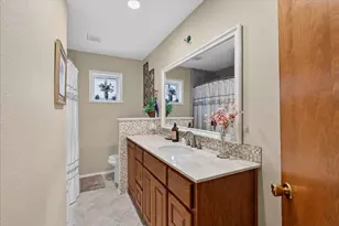1808 E Cedar Elm Dr, Arlington, TX 76012 - Photo 21