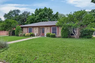 1808 E Cedar Elm Dr, Arlington, TX 76012 - Photo 23