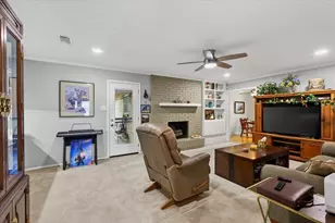 1808 E Cedar Elm Dr, Arlington, TX 76012 - Photo 3