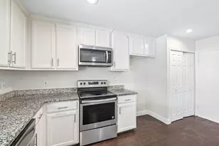 402 W Springdale Ln, Grand Prairie, TX 75052 - Photo 11