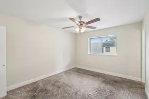 402 W Springdale Ln, Grand Prairie, TX 75052 - Photo 13
