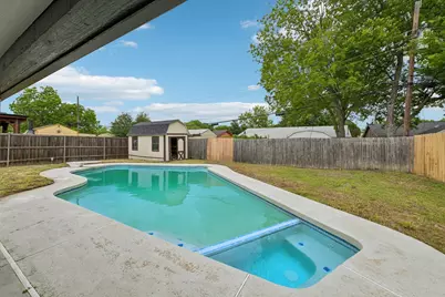 402 W Springdale Lane, Grand Prairie, TX 75052 - Photo 21