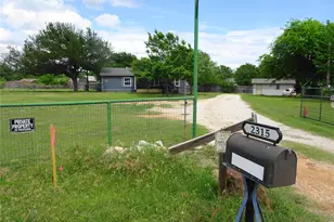 2315 Balboa Ct, Granbury, TX 76048 - Photo 3