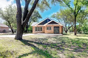 506 W San Saba St, Wortham, TX 76693 - Photo 3