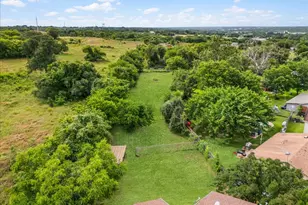 110 Lora Ln, Weatherford, TX 76088 - Photo 9