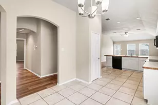 633 Horn St, Crowley, TX 76036 - Photo 5