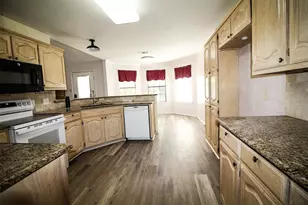 812 Mockingbird St, Bonham, TX 75418 - Photo 9