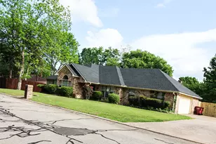 812 Mockingbird St, Bonham, TX 75418 - Photo 3