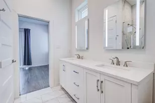 2450 N Garrett Ave, Dallas, TX 75206 - Photo 11