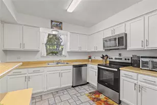 412 Victoria, Grand Prairie, TX 75052 - Photo 5