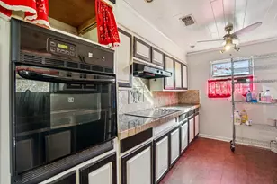 319 S Rogers St, Covington, TX 76636 - Photo 9