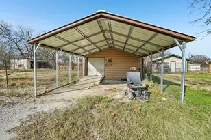 319 S Rogers St, Covington, TX 76636 - Photo 35
