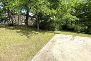 833 W Pecan St, Sherman, TX 75092 - Photo 3