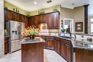 303 Old York Rd, Irving, TX 75063 - Photo 11