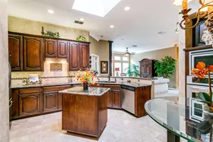 303 Old York Rd, Irving, TX 75063 - Photo 9