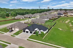 2548 Bunker Hill Dr, Burleson, TX 76028 - Photo 3