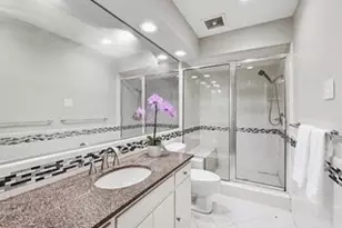 6820 E Mockingbird Ln, Dallas, TX 75214 - Photo 11