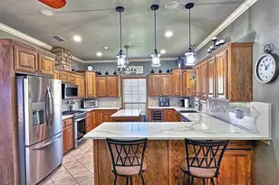 912 Van Winkle Cir, Athens, TX 75751 - Photo 5