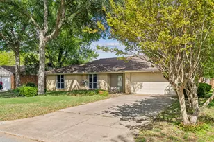 7016 Briardale Dr, North Richland Hills, TX 76182 - Photo 3