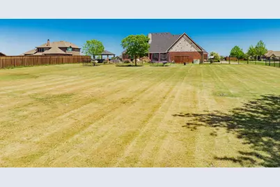 12176 Livingston Way, Talty, TX 75126 - Photo 37