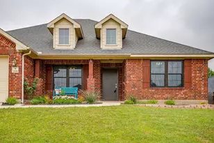 2720 Pinnacle Dr, Burleson, TX 76028 - Photo 1