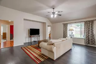 2720 Pinnacle Dr, Burleson, TX 76028 - Photo 9