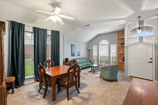 202 Creek Point Ln, Arlington, TX 76002 - Photo 9