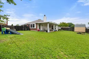 202 Creek Point Ln, Arlington, TX 76002 - Photo 33
