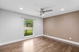 9405 Rocky Branch Dr, Dallas, TX 75243 - Photo 21