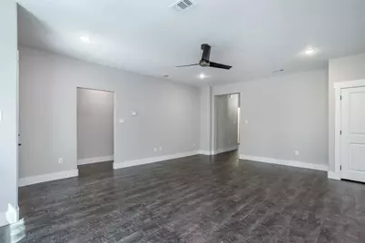 326 W Day Street, Denison, TX 75020 - Photo 9