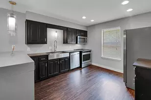 1342 S 12th St, Waco, TX 76706 - Photo 9