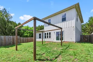 2625 Austin Dr, Granbury, TX 76048 - Photo 13