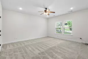 2625 Austin Dr, Granbury, TX 76048 - Photo 5