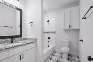 2625 Austin Dr, Granbury, TX 76048 - Photo 9