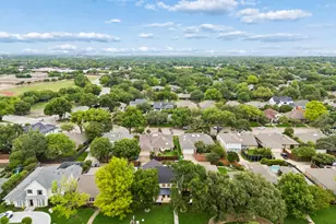 6915 Middle Cove Dr, Dallas, TX 75248 - Photo 39