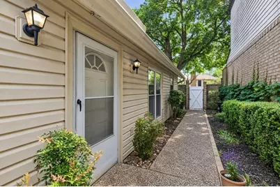 618 Castlewood Lane, Arlington, TX 76012 - Photo 27