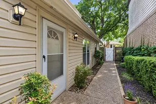 618 Castlewood Ln, Arlington, TX 76012 - Photo 27