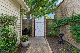 618 Castlewood Ln, Arlington, TX 76012 - Photo 1