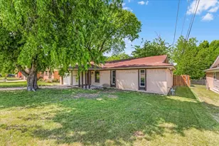 327 E Center St, Duncanville, TX 75116 - Photo 3