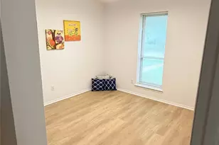 9701 Limestone Dr, Dallas, TX 75217 - Photo 15