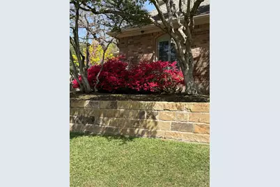 907 Loch Lomond Drive, Arlington, TX 76012 - Photo 3