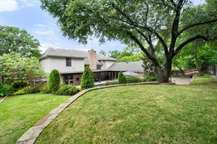 907 Loch Lomond Dr, Arlington, TX 76012 - Photo 39