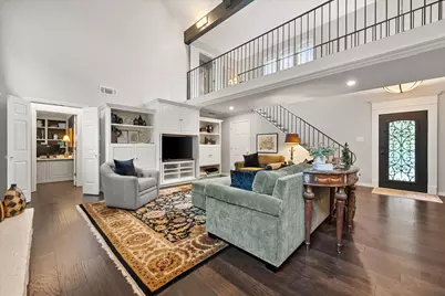 907 Loch Lomond Drive, Arlington, TX 76012 - Photo 5
