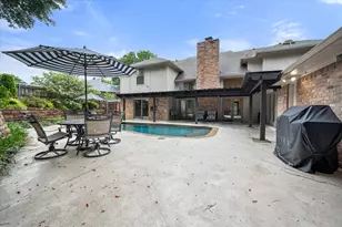 907 Loch Lomond Dr, Arlington, TX 76012 - Photo 37